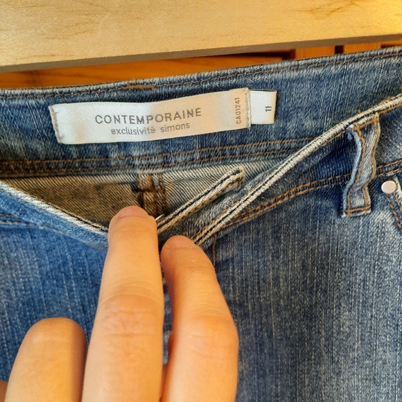 Contemporaine Medium Wash Jean skirt - Picture 3 of 3